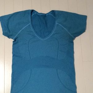 Lululemon blue swiftly tee